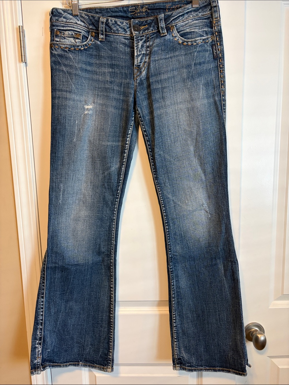 Silver Jeans Flare Jeans in Faded Blue Wash